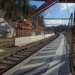 Der Bahnsteig für die Reisenden der Nordstrecke in Richtung Luxemburg-Stadt steht bereits.