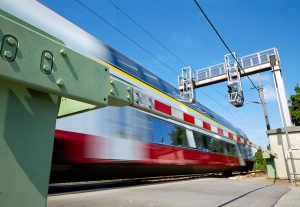 Als Treffpunkt des Schienen- und Straßennetzes bergen Bahnübergänge noch immer ein gewisses Gefahrpotential. Im Sinne der Sicherheit aller Beteiligten wird die CFL auch 2018 weitere Bahnübergänge entfernen, u.a. in Schifflange wo gleich drei Bahnübergange beseitigt werden.