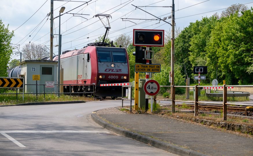 How do level crossings work? Blog CFL Société Nationale des Chemins