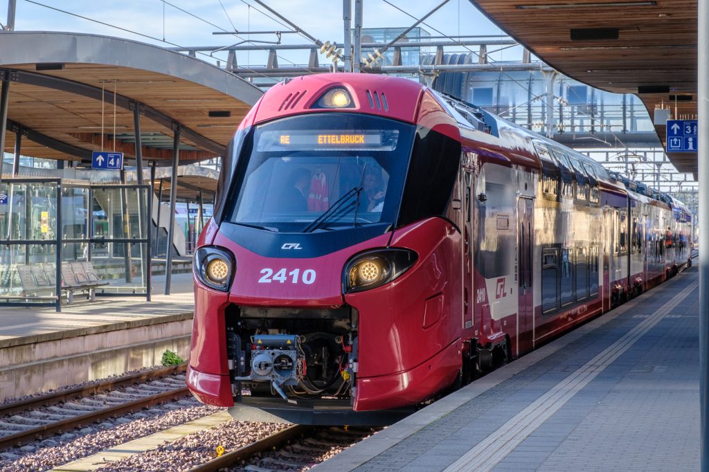 Arrivée de la Coradia 2410 en gare d'Ettelbruck.